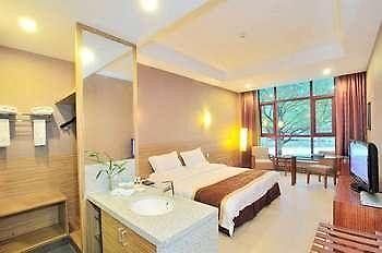 Luanchuan Re-Channel Ferry Lake Hotel Gucheng  Exterior foto